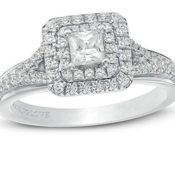 Vera Wang 14kt Engagement Diamond Ring For Sale! - Picture 6 of 8
